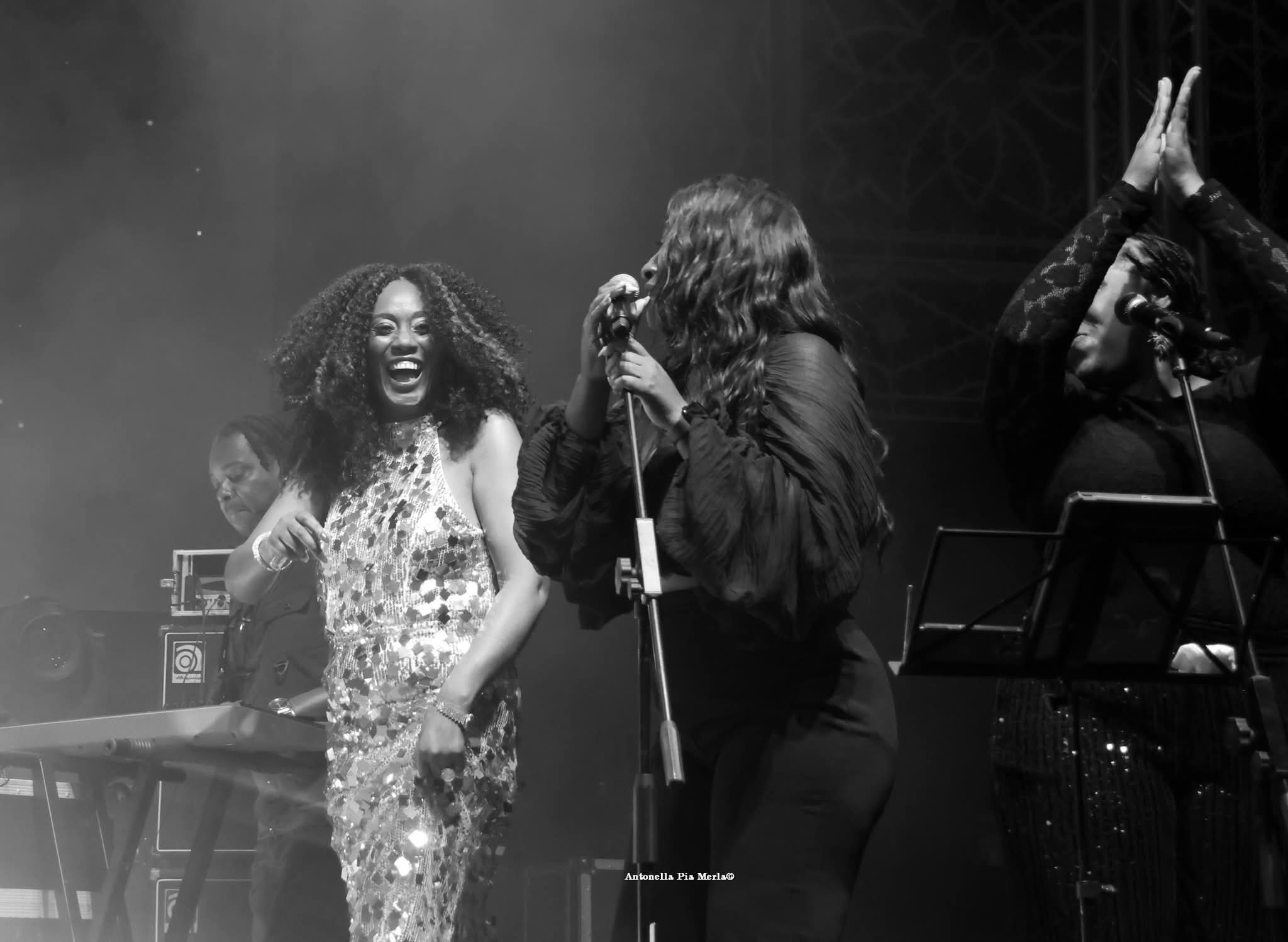 Emma and the VeEm Band - "Just Whitney" Tribute Band