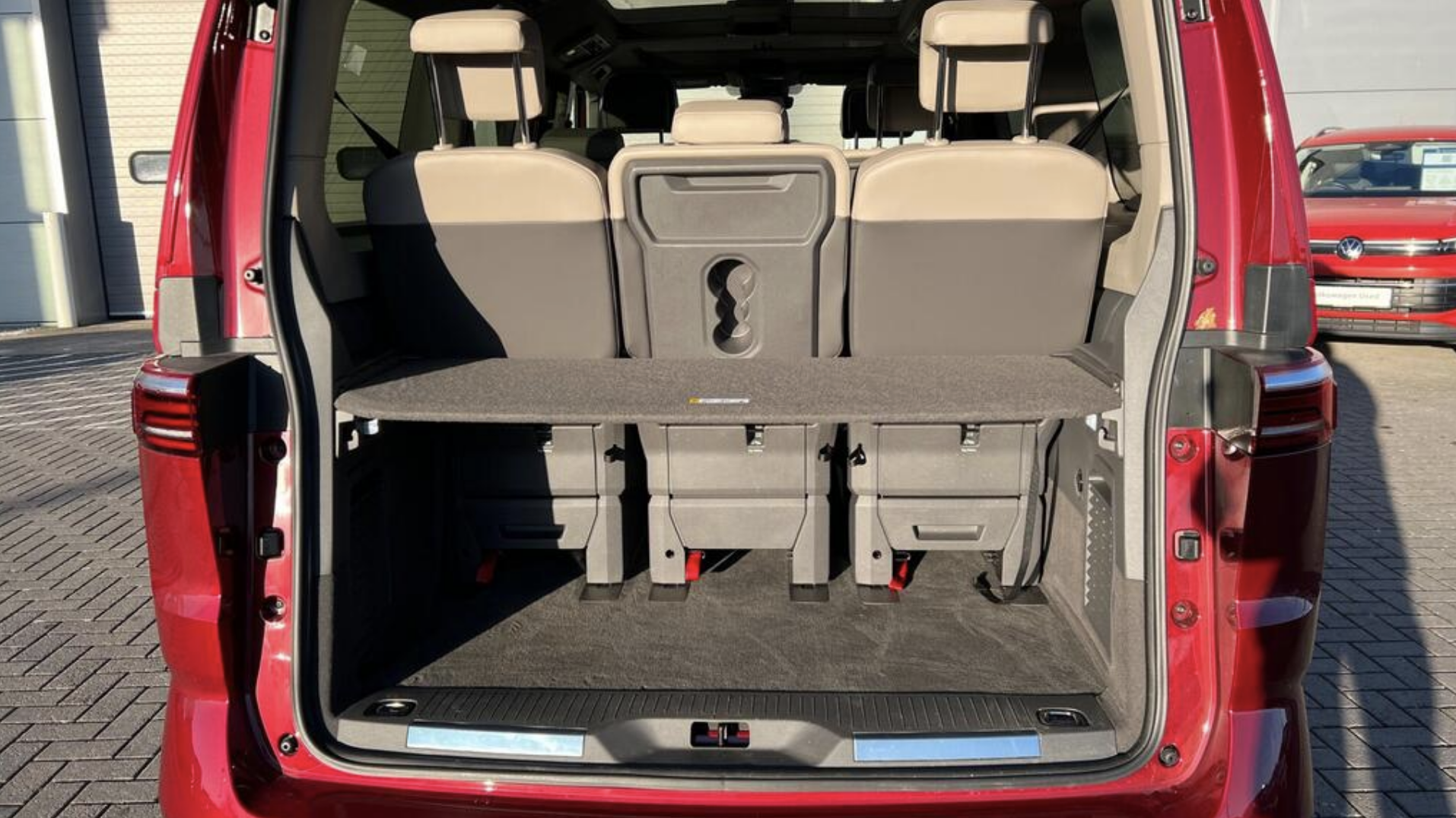 Luxury Volkswagen Multivan – 6 Passenger Chauffeur Service
