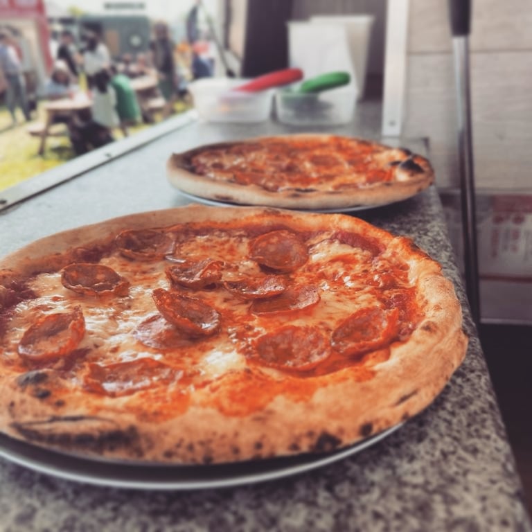 Pizza Da Livio Street Food Dunstable Bedfordshire pizza-da-livio-street-food-dunstable-bedfordshire