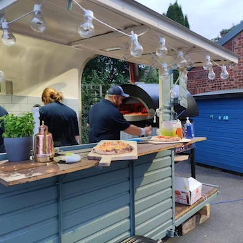 phillys wood fired pizza