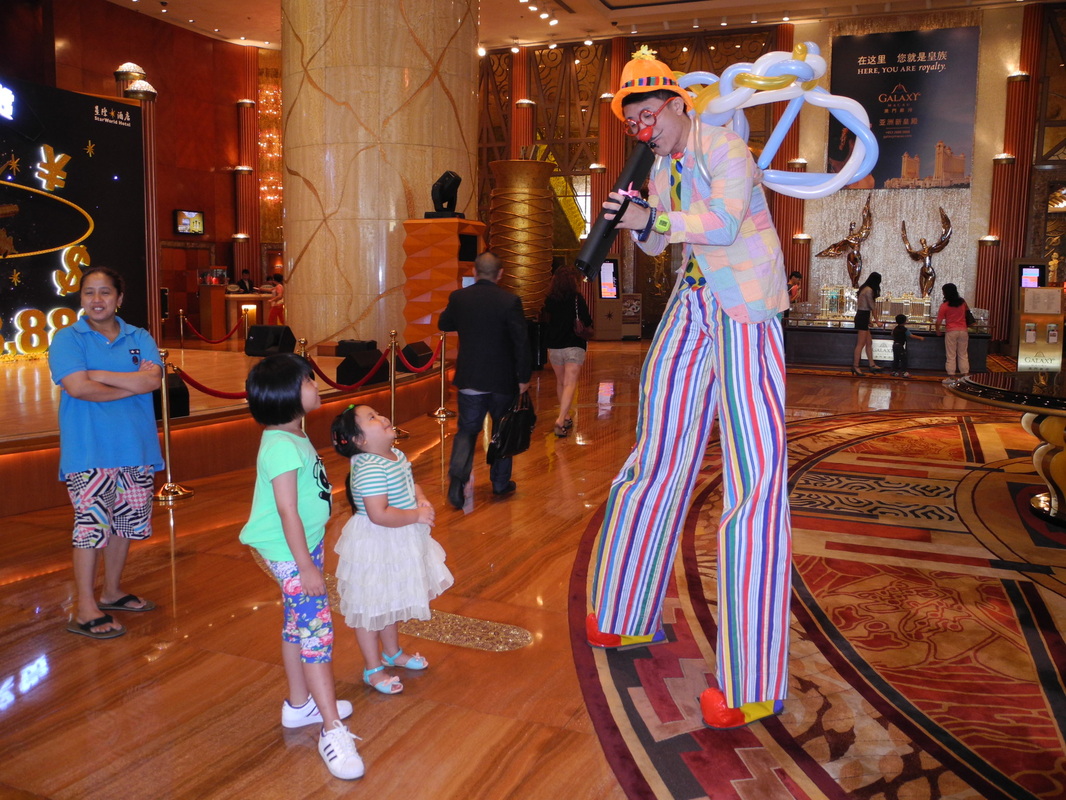 Stilt Walker for Events & Family Fun Days