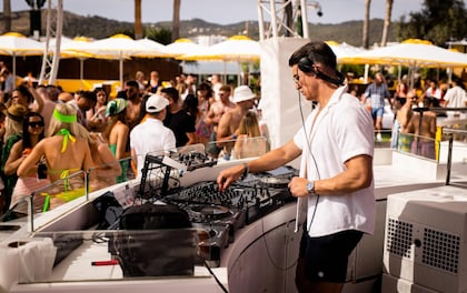 Ibiza Style DJ - House & Dance (Including Disco) 