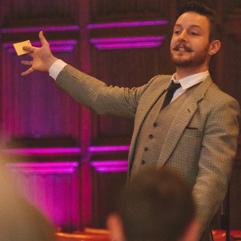 Walkaround Mind Reader - Classy, Clever & Charismatic