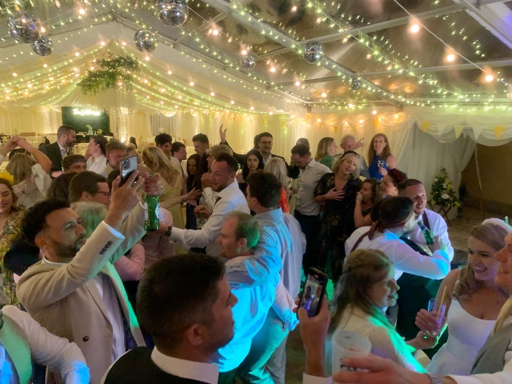 Premium Wedding & Event DJ – Modern, Stylish, Unforgettable