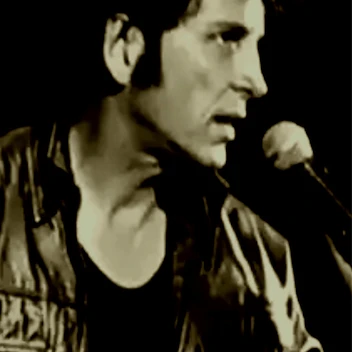 Chris Field as Elvis