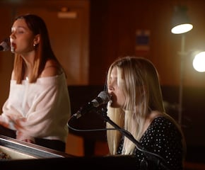 Acoustic Duo 'Skarlette' with Piano & Vocals