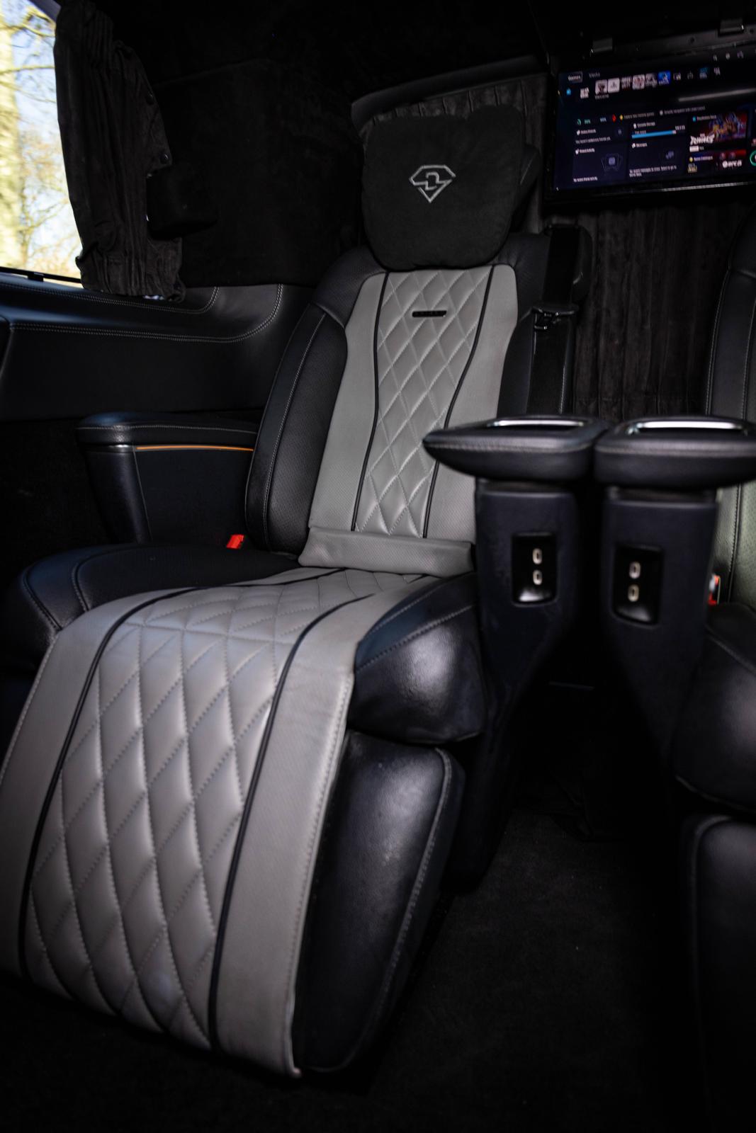 Jet-Class Luxury 5-Seater Landjet