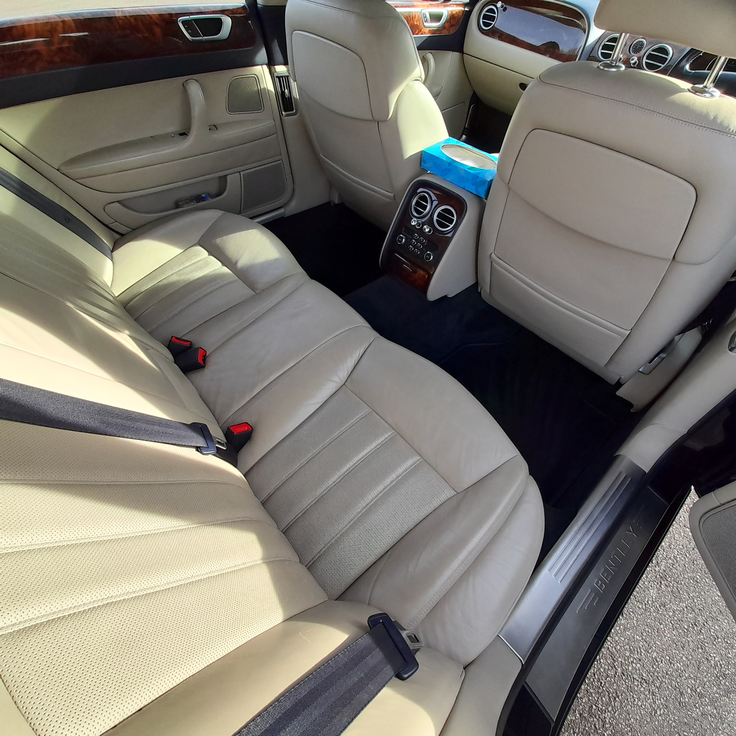 Classy Bentley Continental Flying Spur