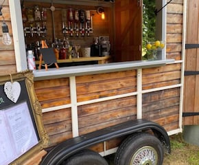 Beautiful Mobile Horsebox Bar the Perfect Addition to Any Event