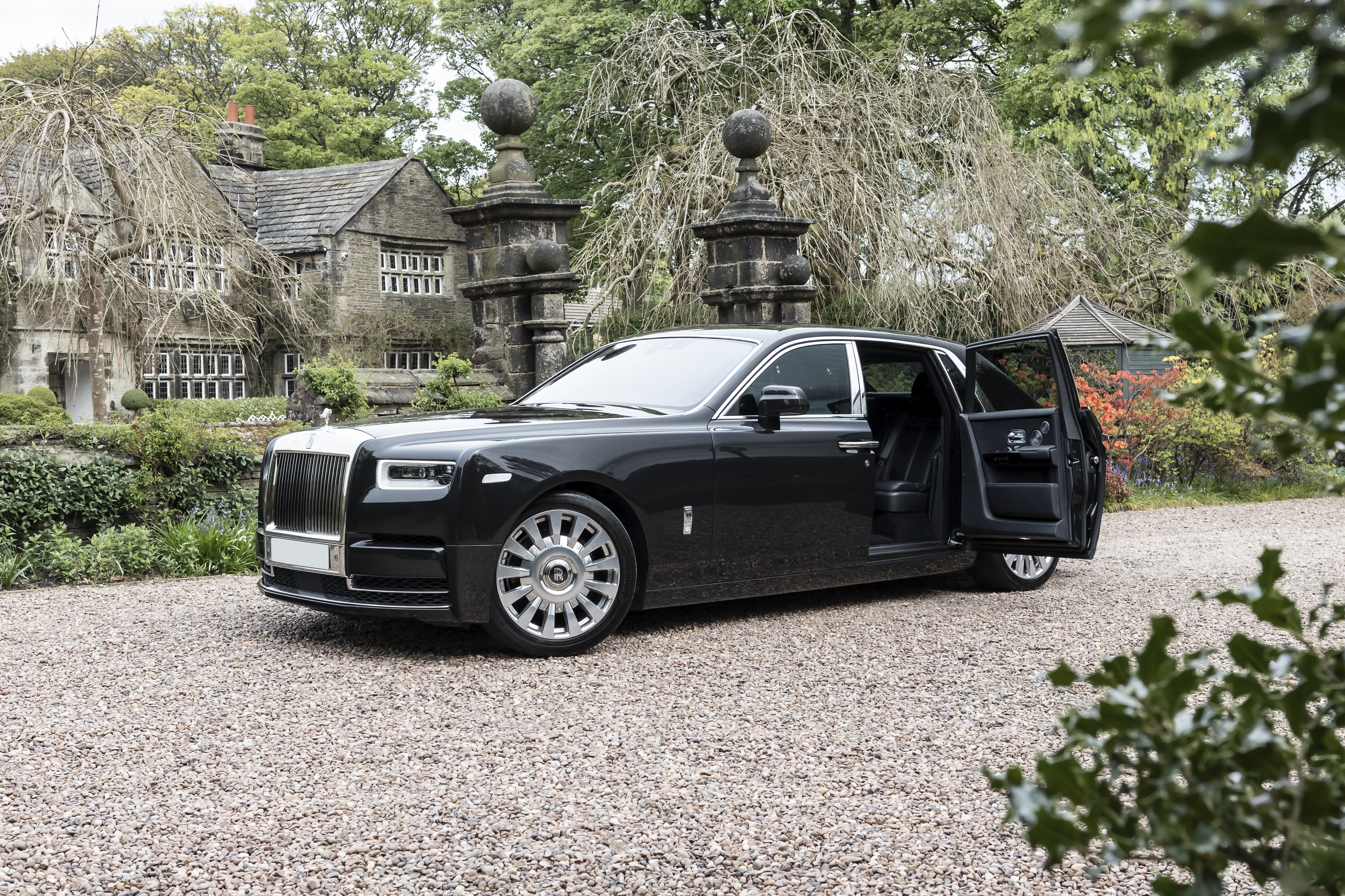 New Rolls-Royce Phantom 8 in Black