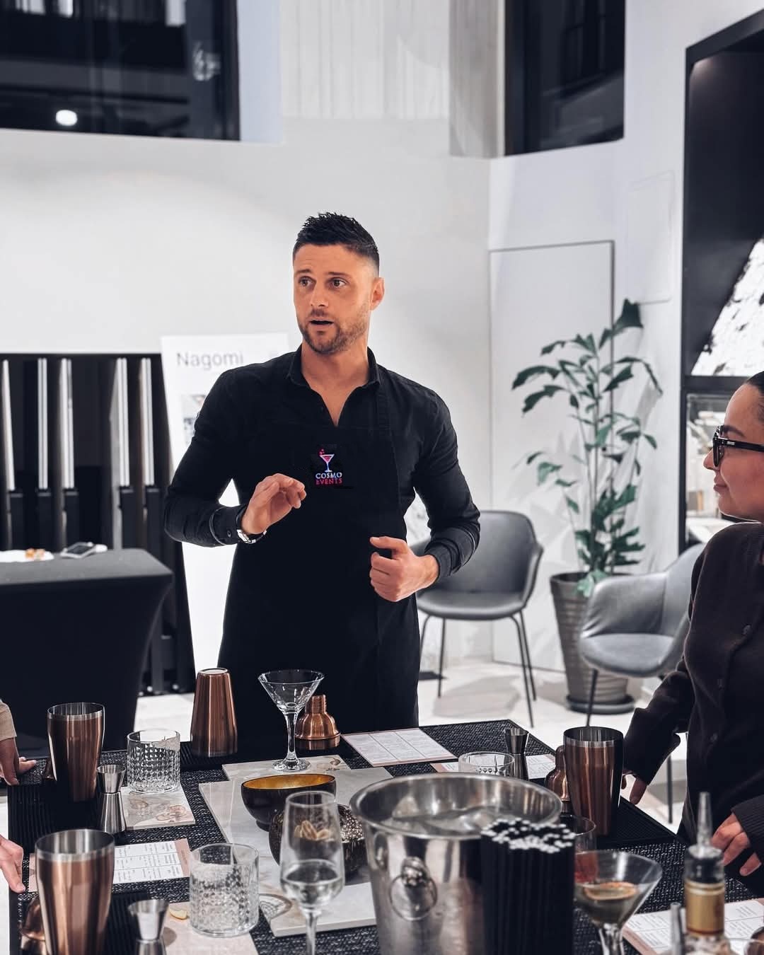 Learn How to Make Your Favourite Cocktails with Master Mixologist