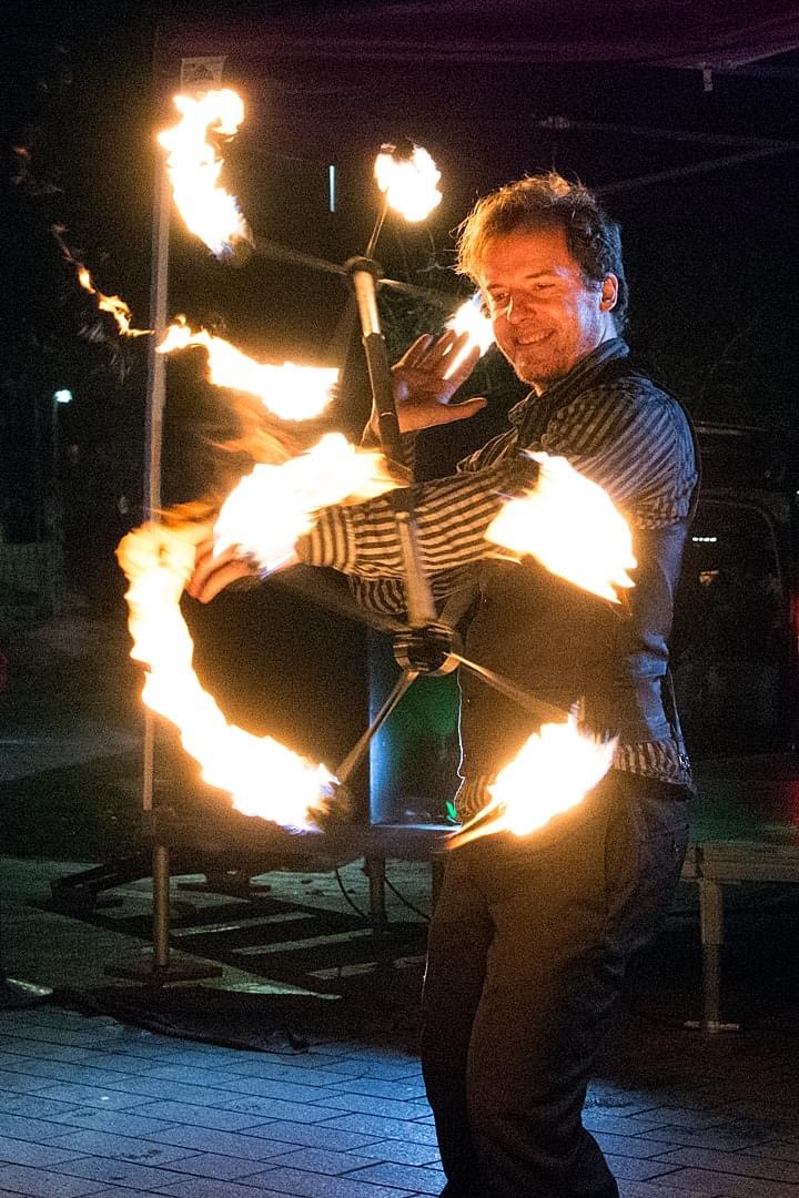 Spectacular Fire Juggling For Any Event