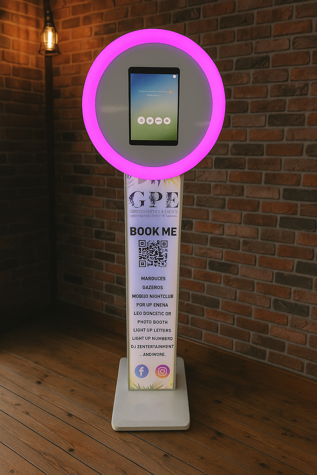 Digital Photo Booth with Props