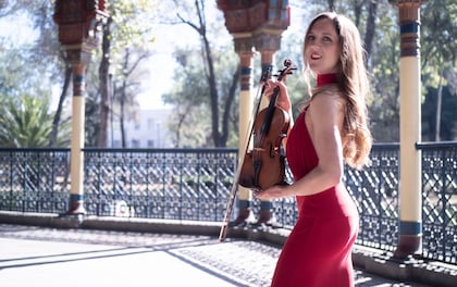 Professional Classical & Pop Violinist Naomi Wilmshurst