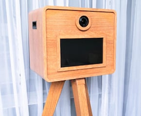 Vintage Pod - unlimited instant prints, wooden style photobooth