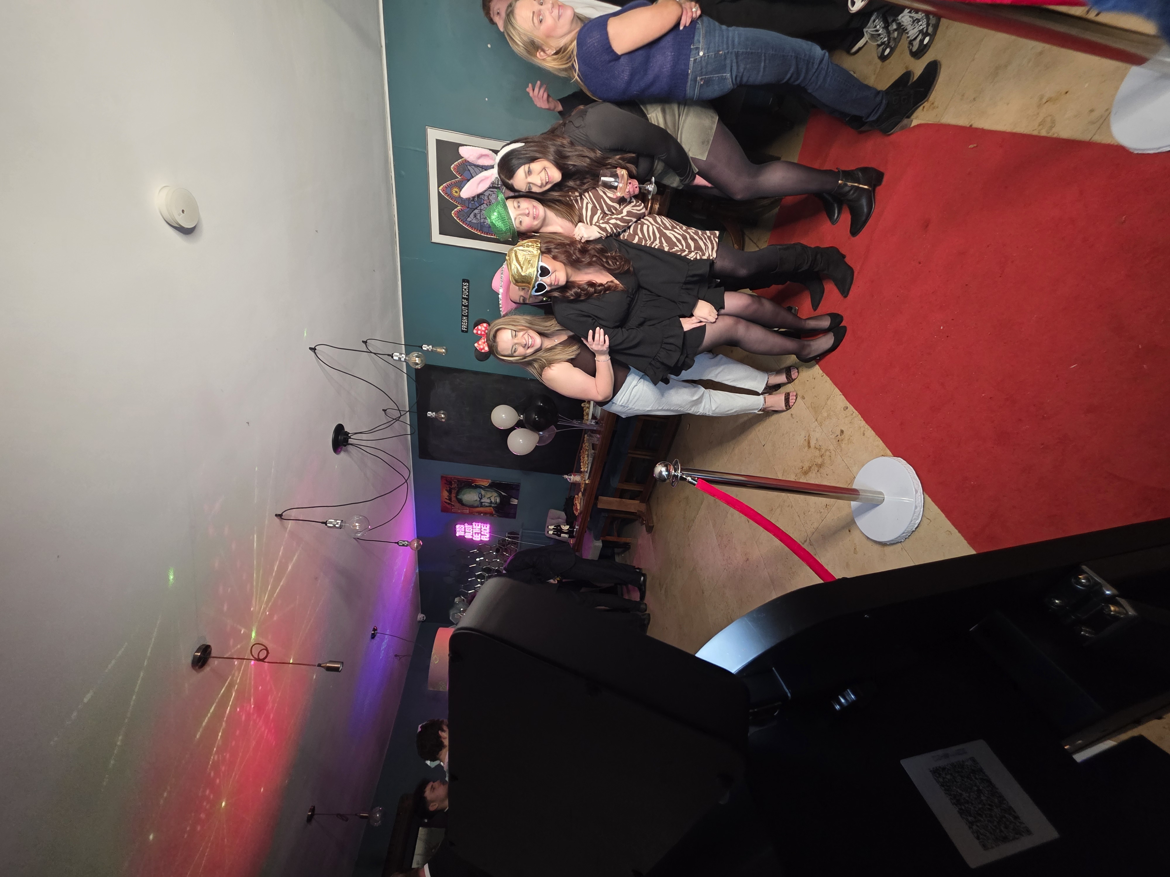Interactive Magic Mirror: Capture Unforgettable Memories