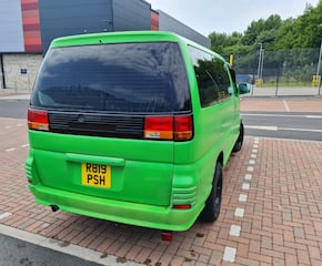 Nissan Elgrand E50 Tennis Green Party & 8 Person Transport Chauffeur Van 