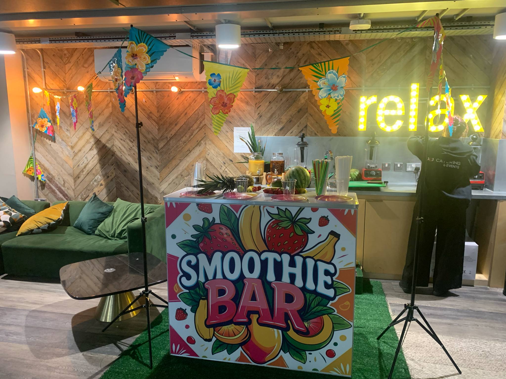 The Smoothie Bar, Blended Fresh, Served Loud!