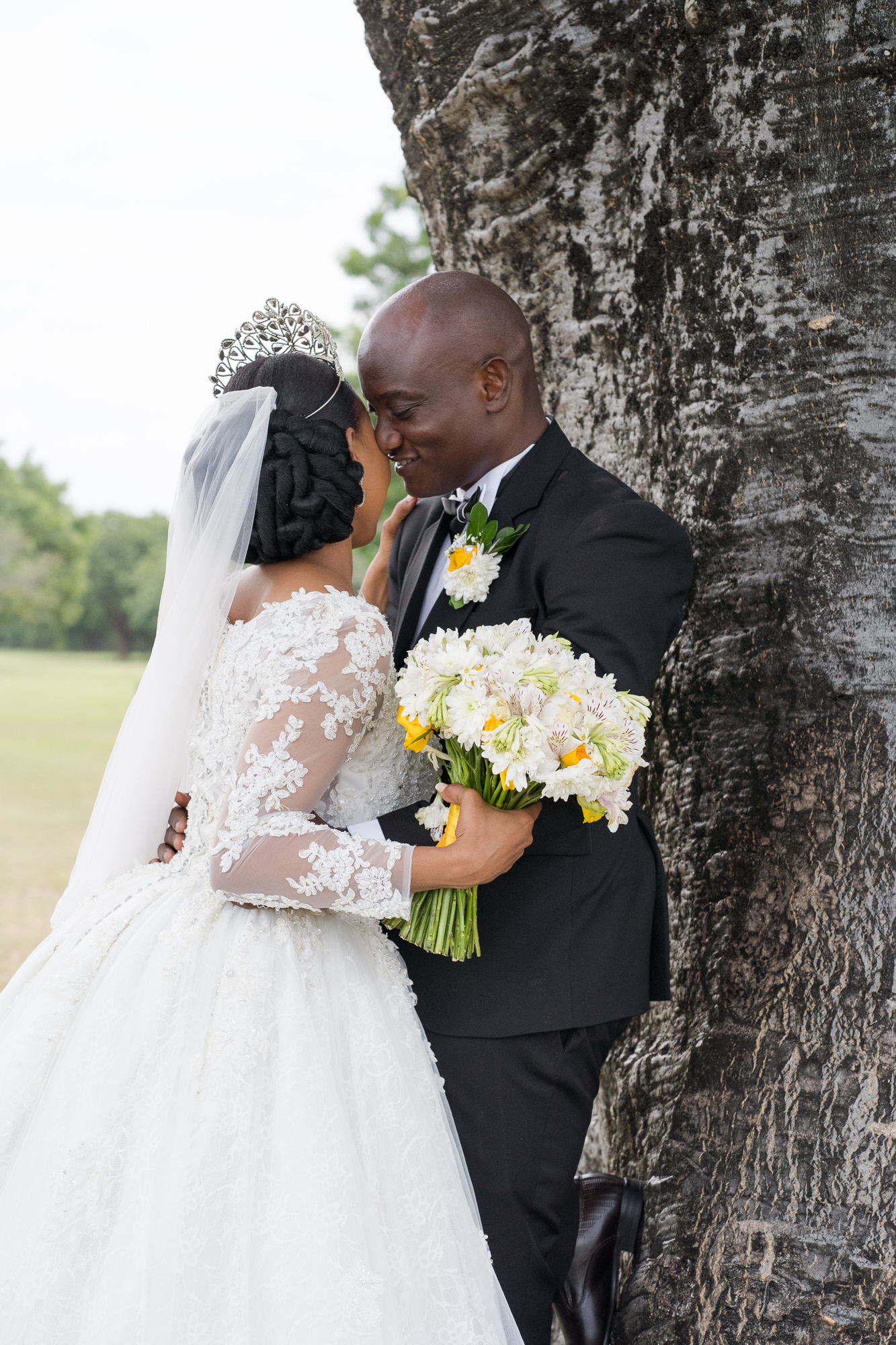 Candid Timeless Wedding Photography for the Romantics