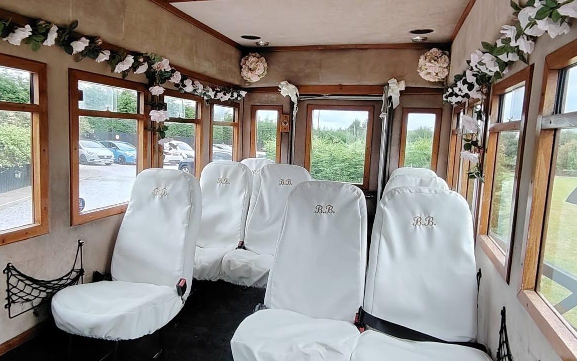 Vintage Style Asquith Mascot Wedding Car – Perfect for Timeless Photos