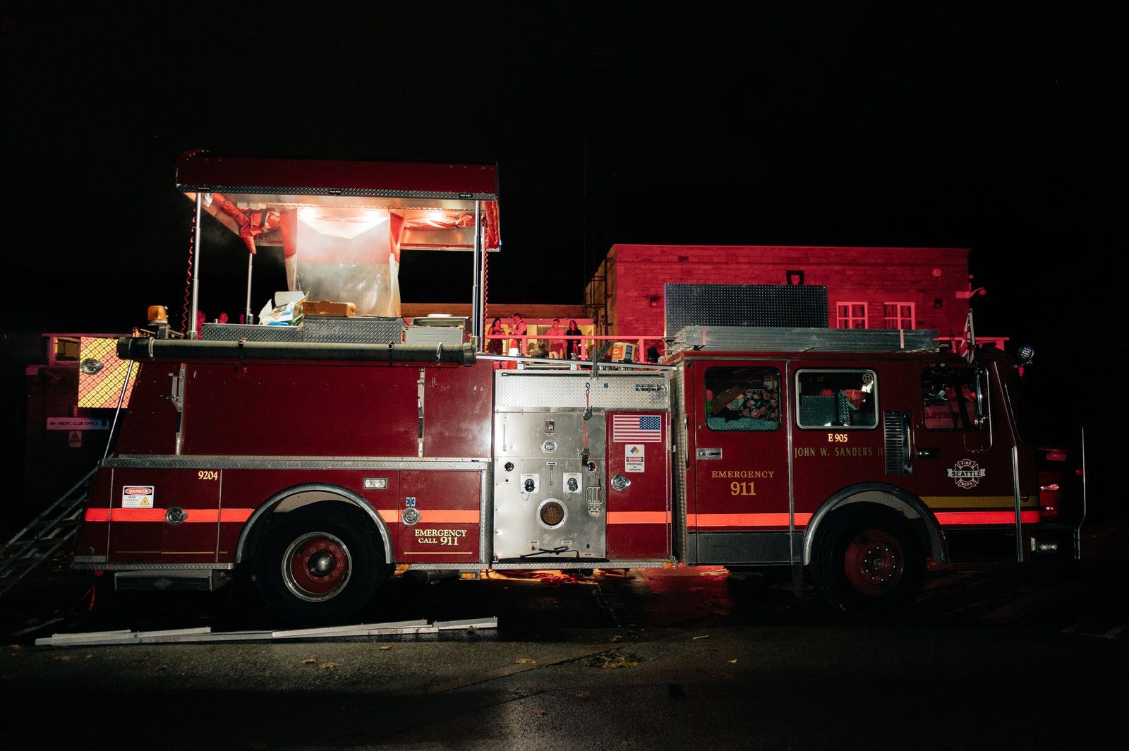 ENG9INE USA Firetruck Food Truck