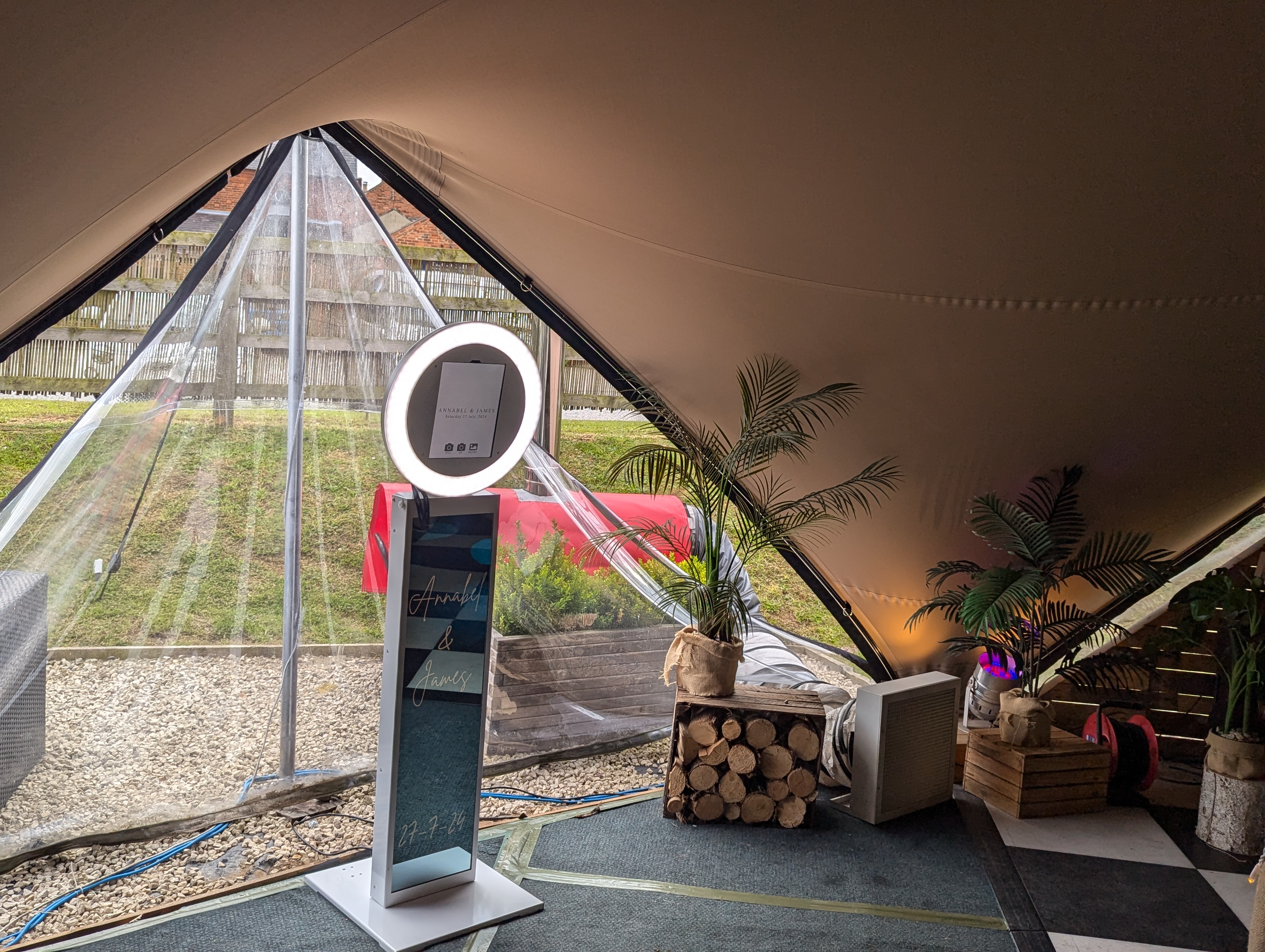 All Day Selfie Pod Hire 11am to 11pm with No Time Limit