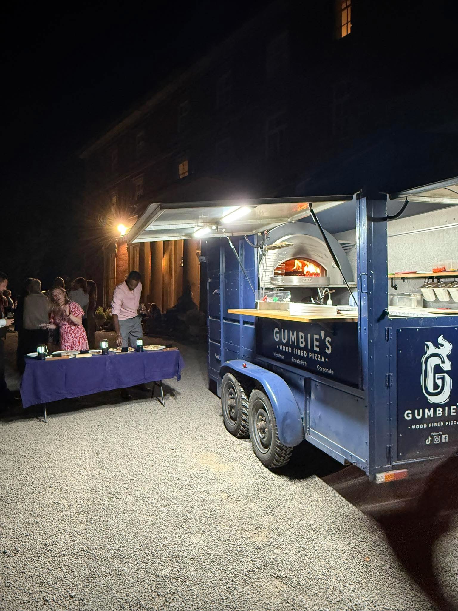 Fresh, Fast & Full of Flavour Wood-Fired Pizza Tailored For You