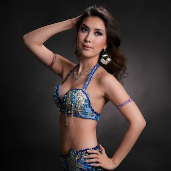 Madeleine Bellydance