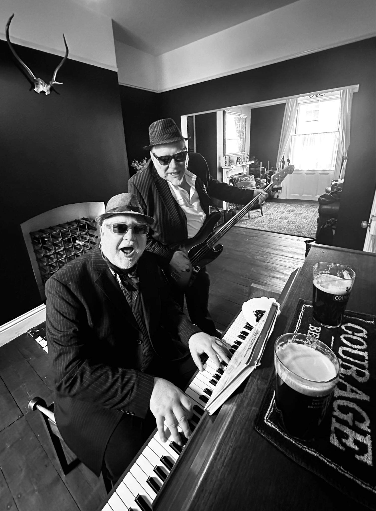 Chas & Dave Tribute Duo "The Spice Chavs"