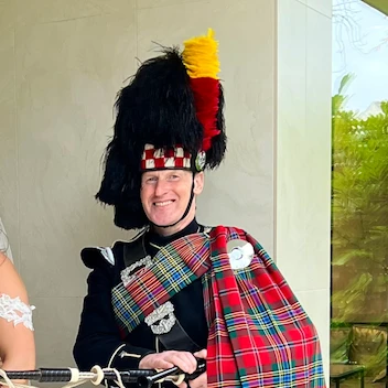 Gary Thomson Bagpiper