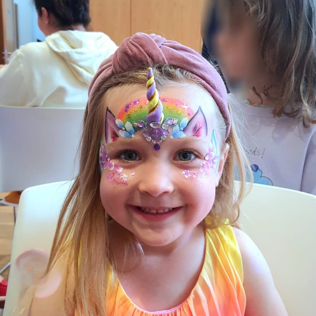 🌈 Face Painter with 10 Years of Experience