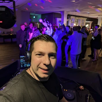 N.R DJ & entertainment