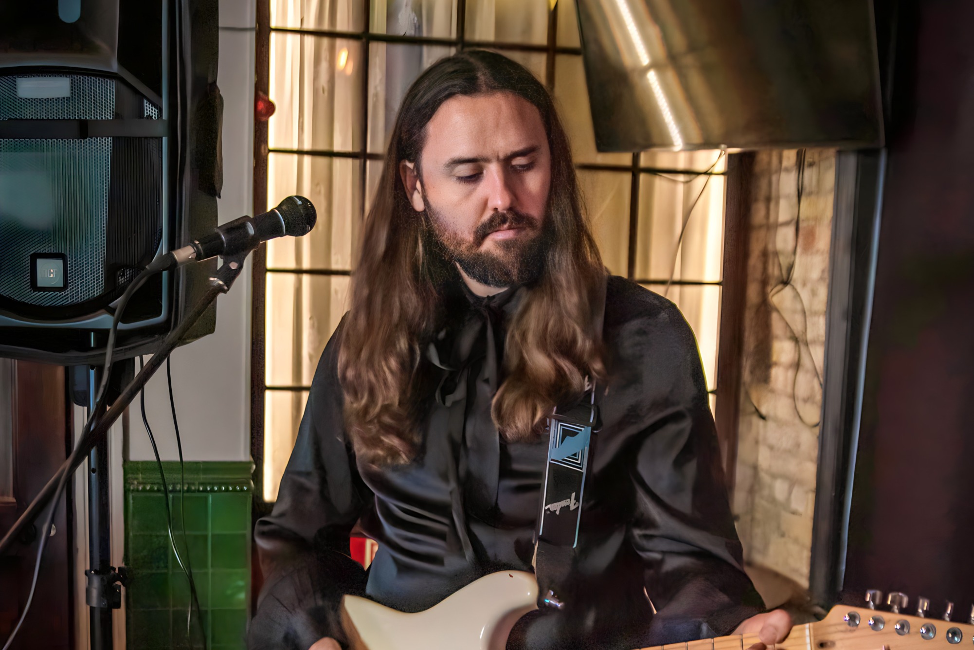 "Kaleidoscope" Party Band Covering Classic Hits To Get The Floor Filled