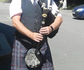 Iain the Piper Adapts Seamlessly to Any Occasion