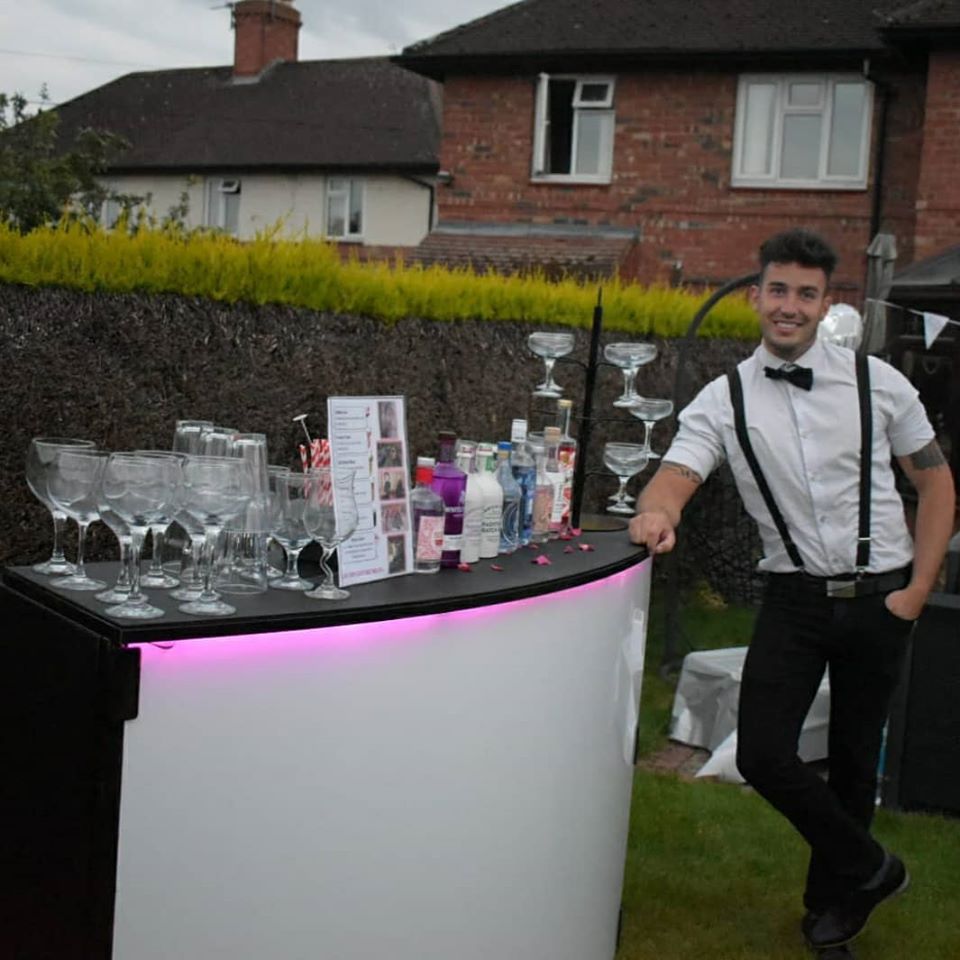 Stylish Illuminate LED Bar with Unlimited Drinks