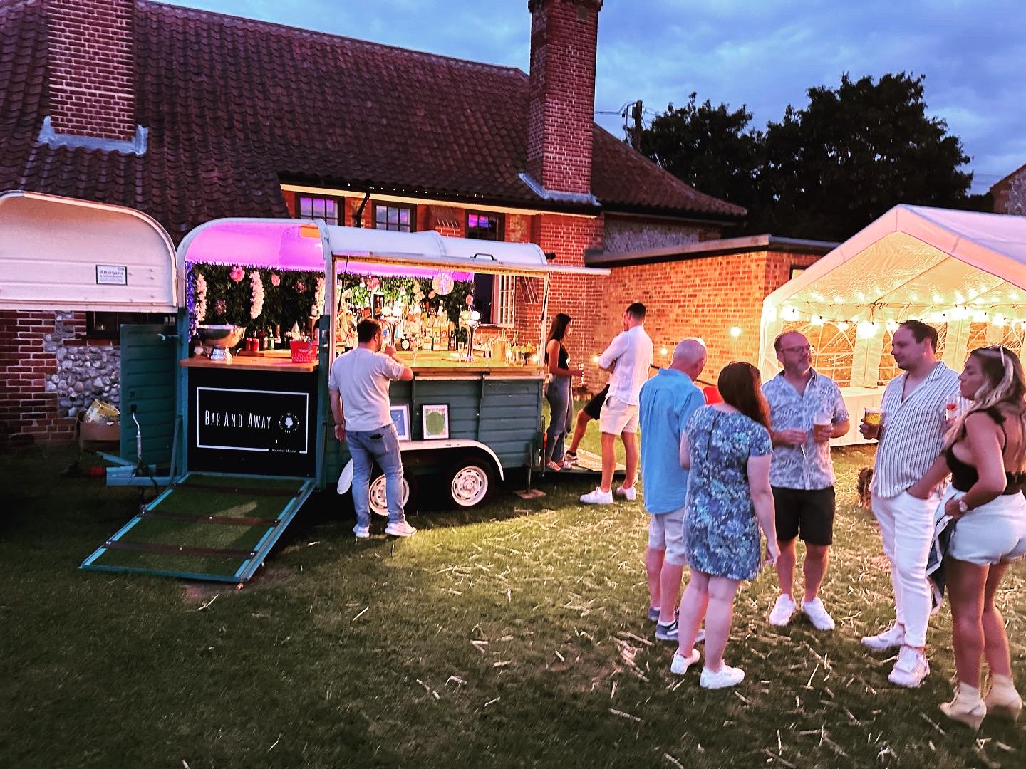 Beautiful Horse Box Bar with Huge Range of Spirits & Cocktail Menu
