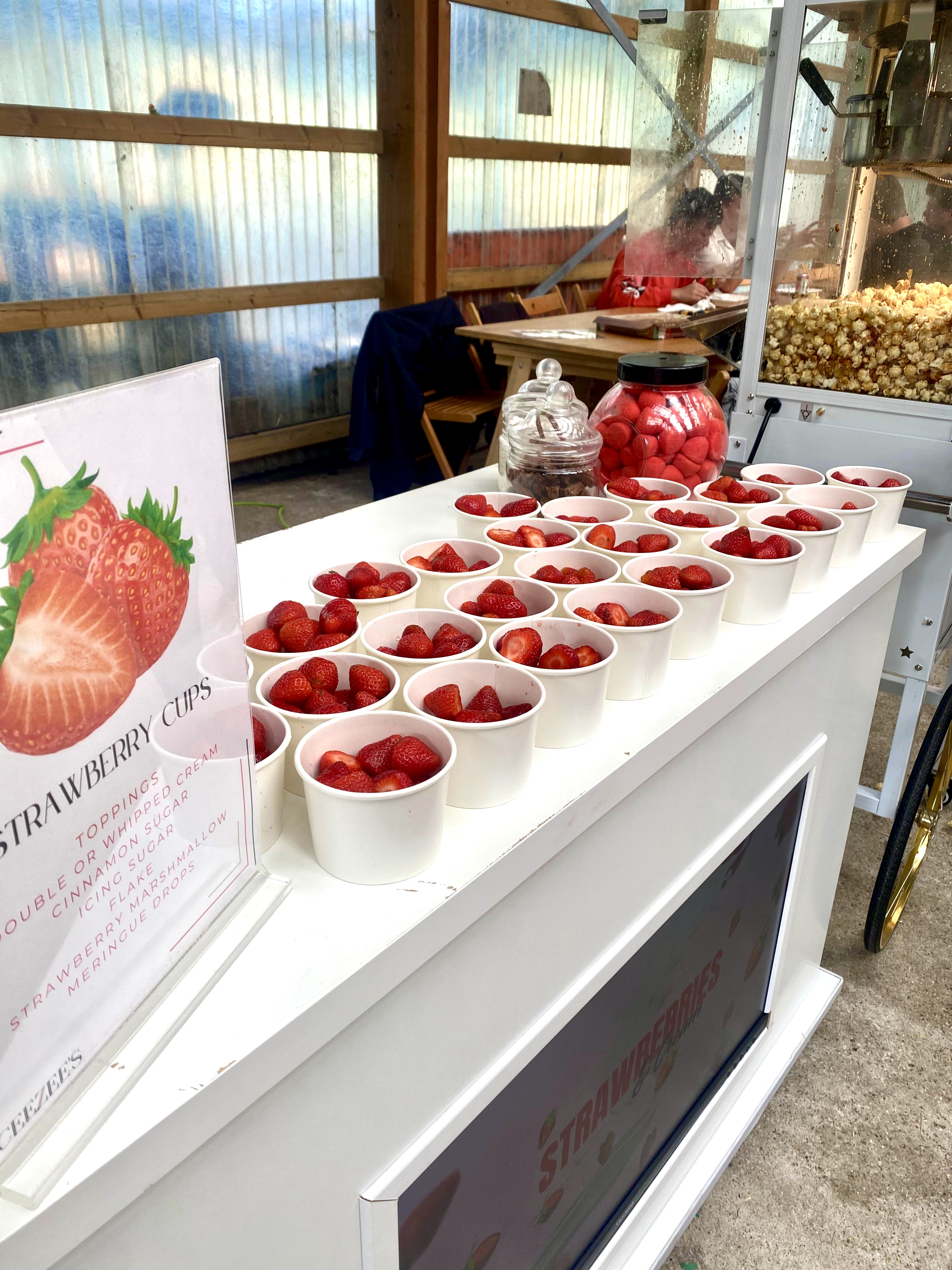 Fresh & Juicy Strawberries & Cream Cart