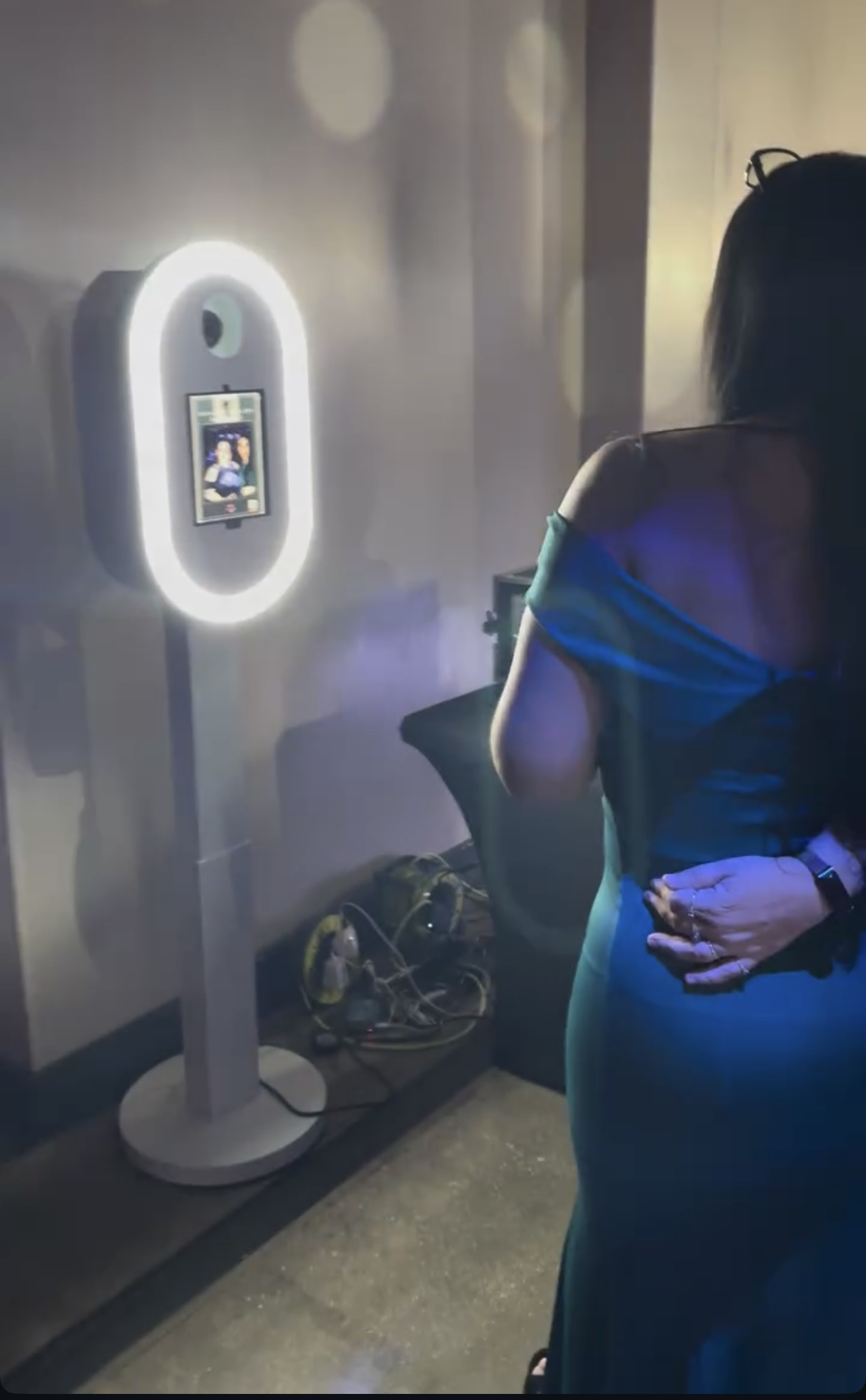 Modern Selfie Pod Photobooth