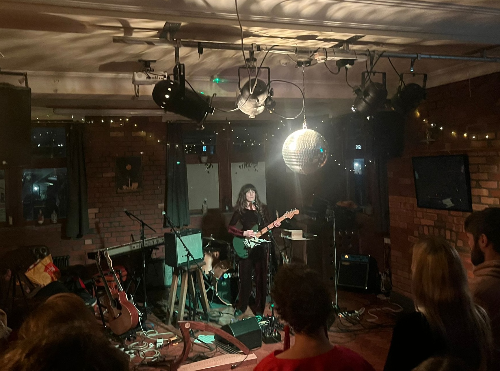 Soulful & Warm Singer-Guitarist Elly Hopkins Plays an Eclectic Mix