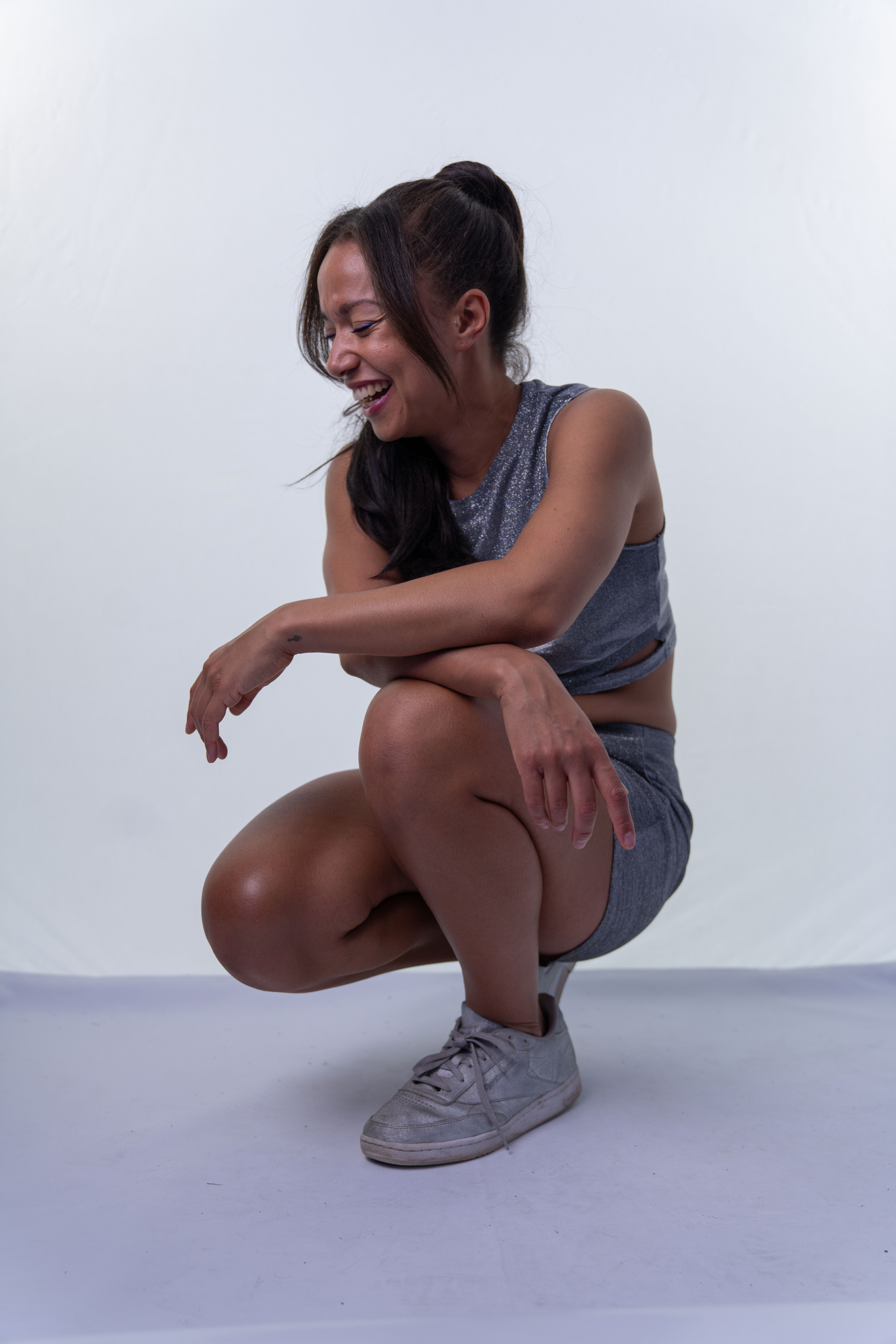 Laura T Music Fantastic Versatlie Solo Singer