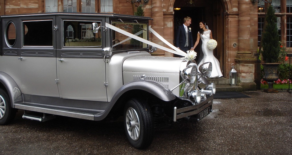 Vintage-Style Imperial Wedding Car