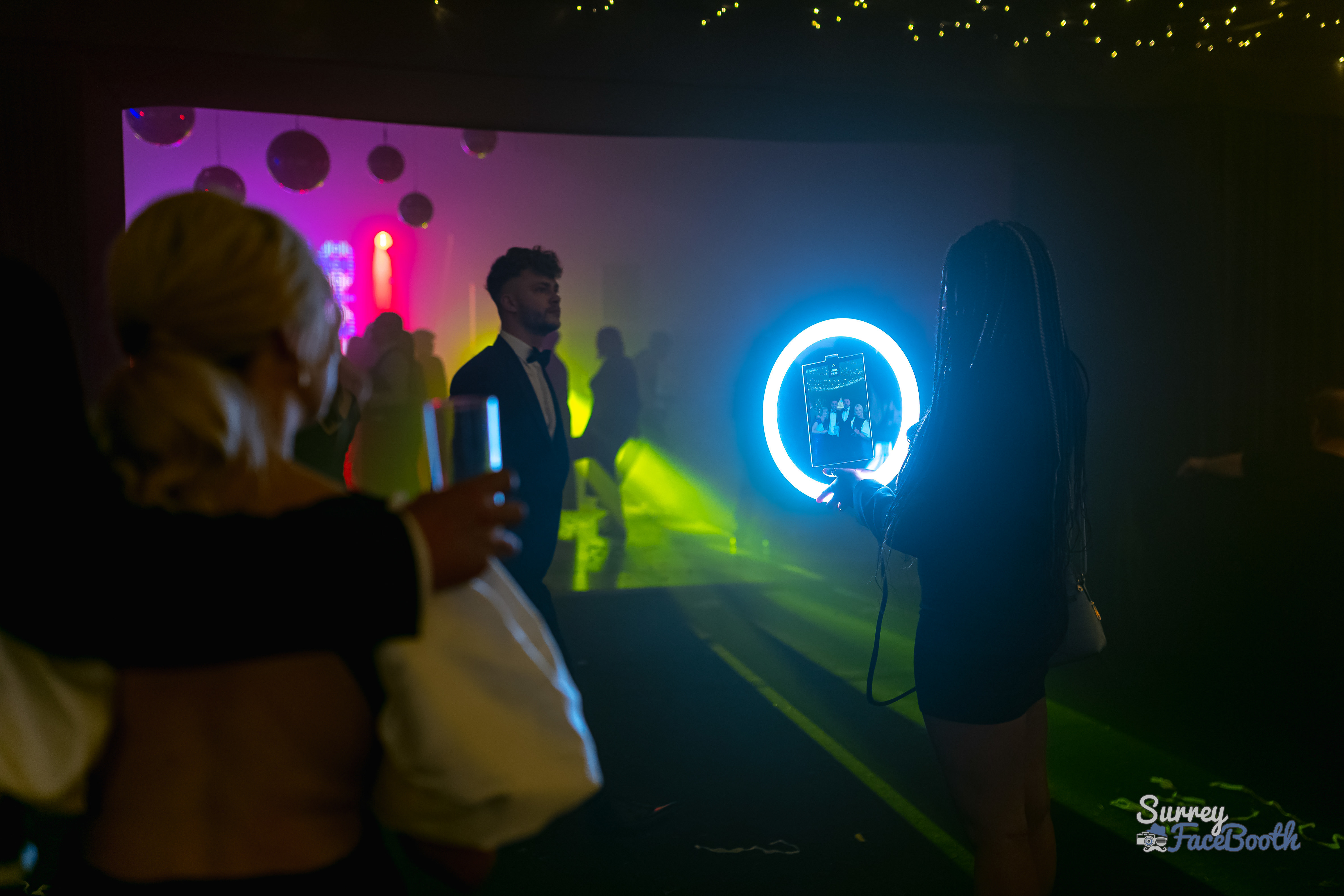Ring Roamer Booth Capturing Pictures on The Go
