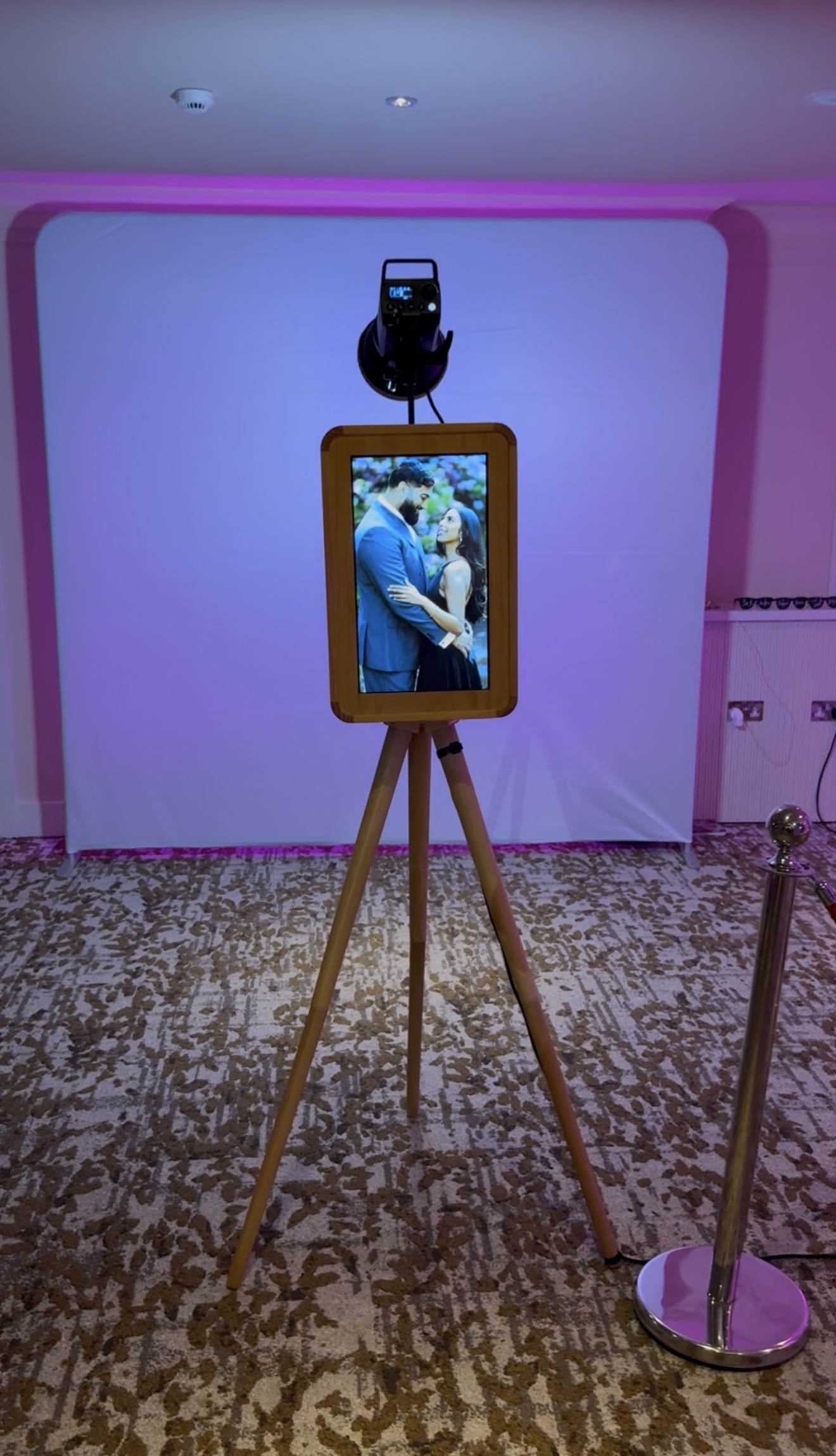 Luxury Retro Photo Booth - Stylish, Fun & Unforgettable Moments!
