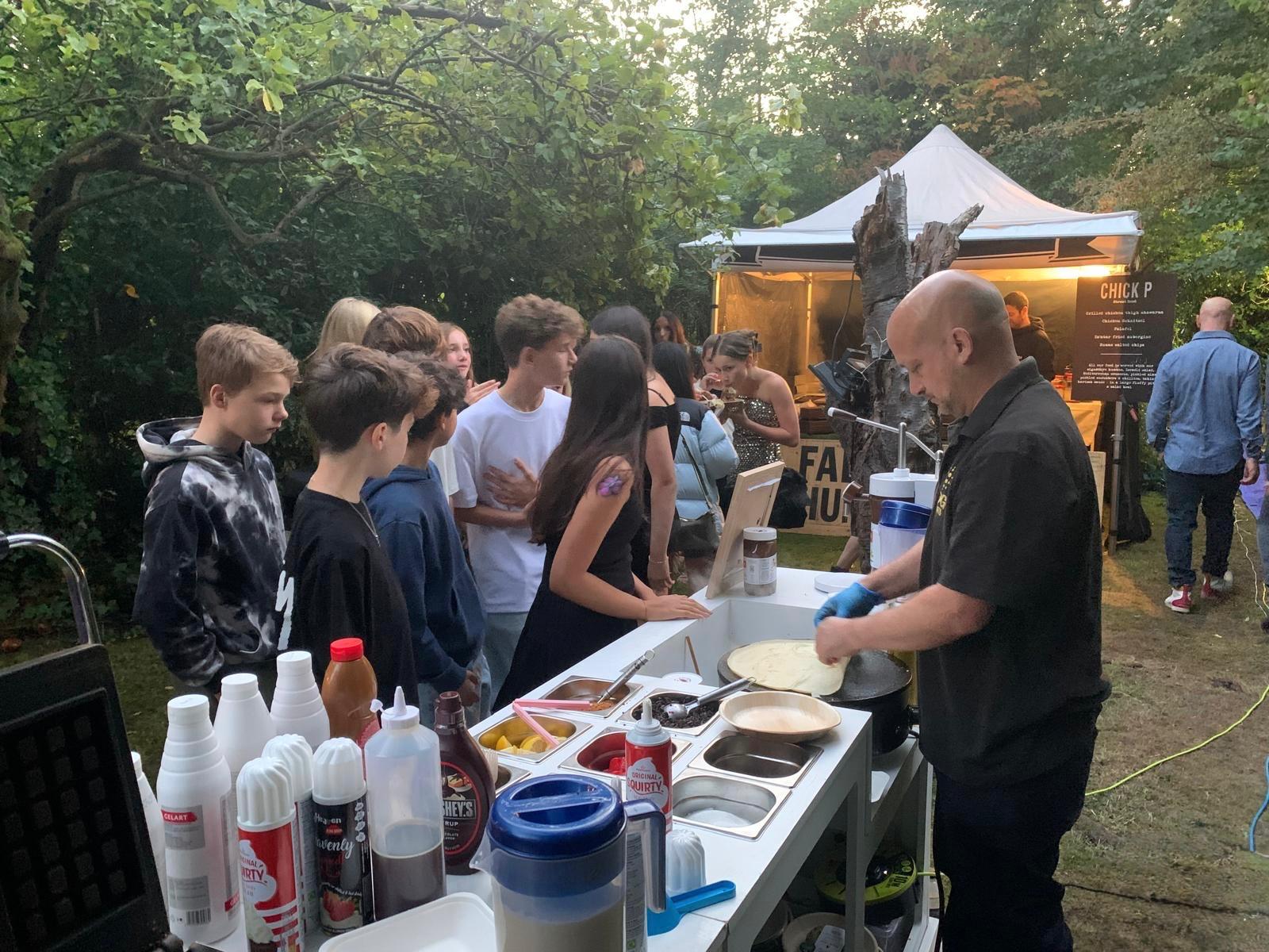 Stylish Crêpes Food Station