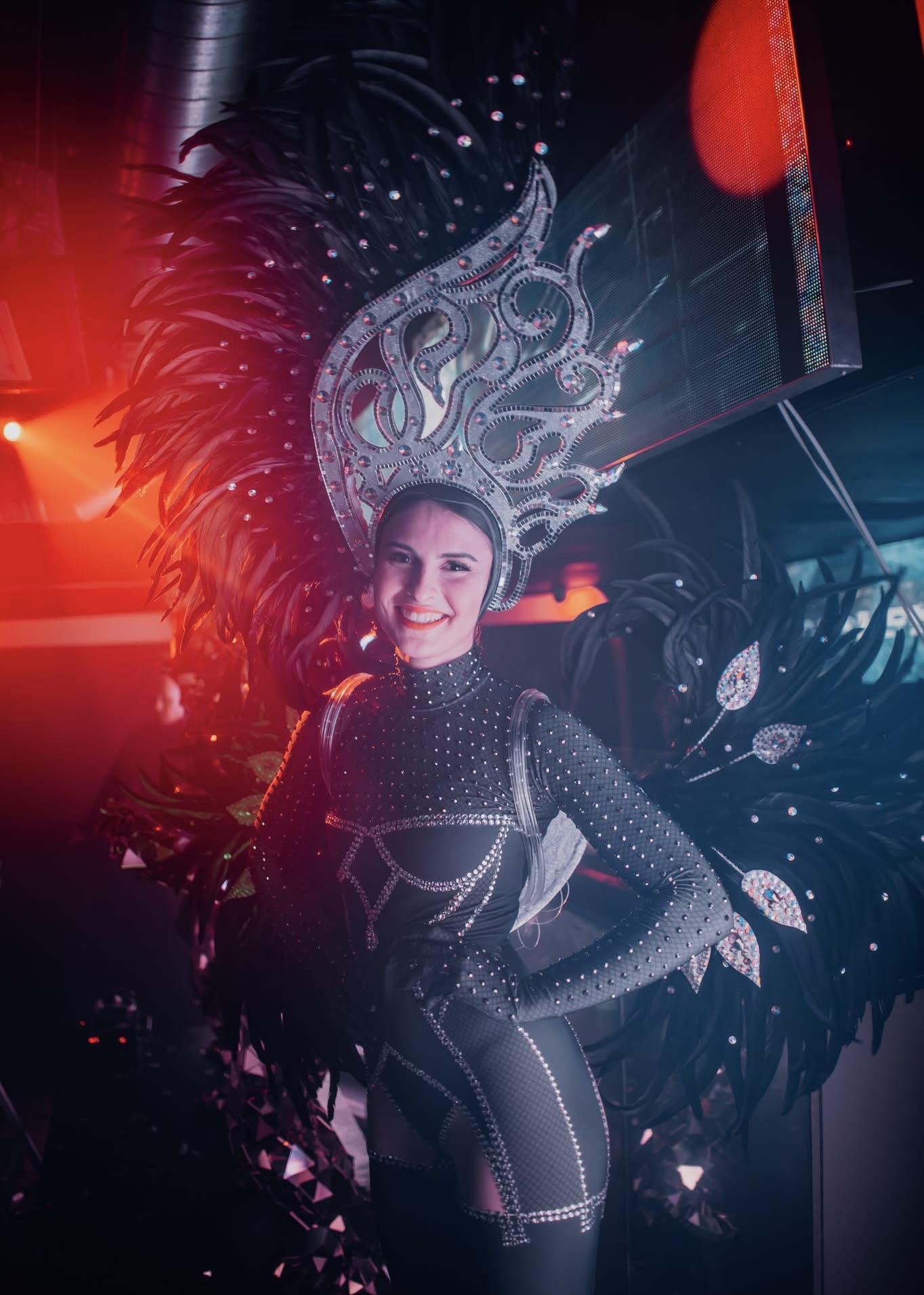 Bring the Glitz with Las Vegas Showgirls 🖤