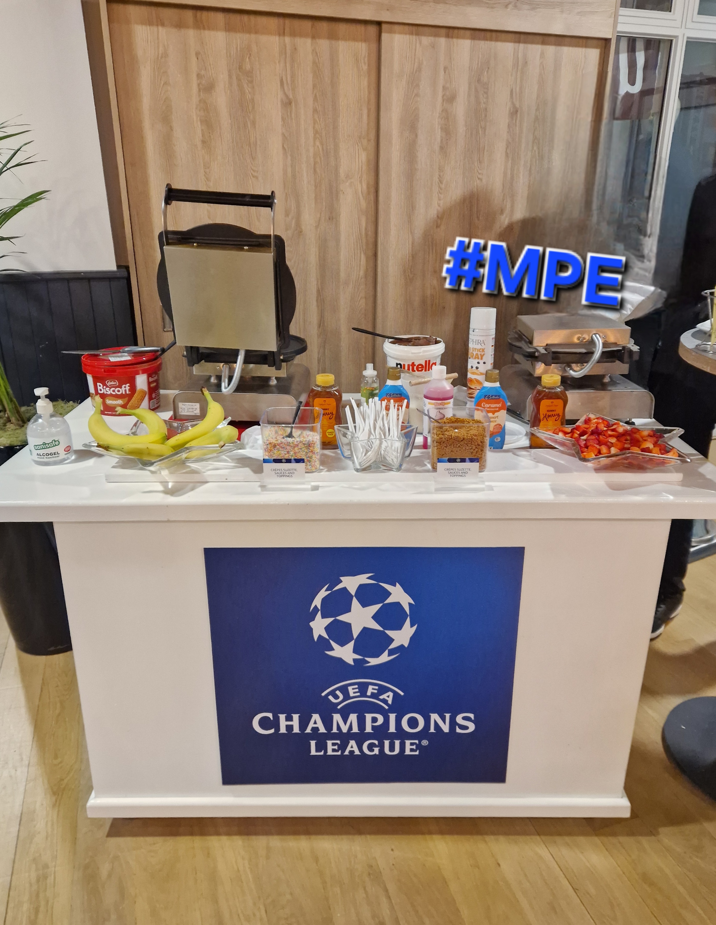 Cookie Dough with sauces & Sprinkles