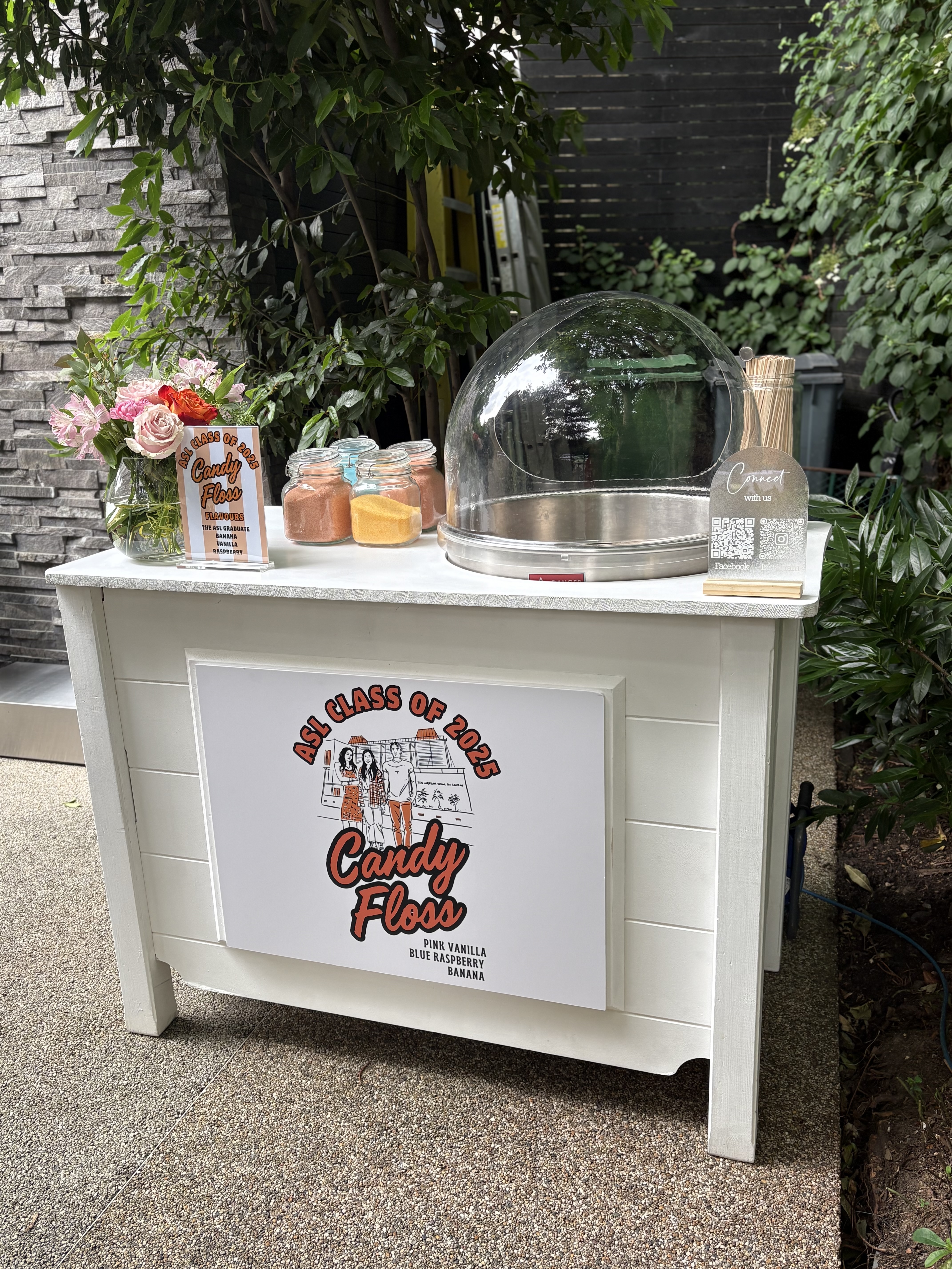 Freshly Made Candy Floss with 6 Different Flavours