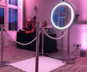 Stylish & Space-Effective Beauty Mirror Booth