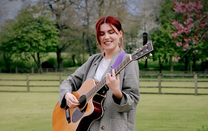 Rosie Mars Performs Dreamy Singalong Acoustic Covers