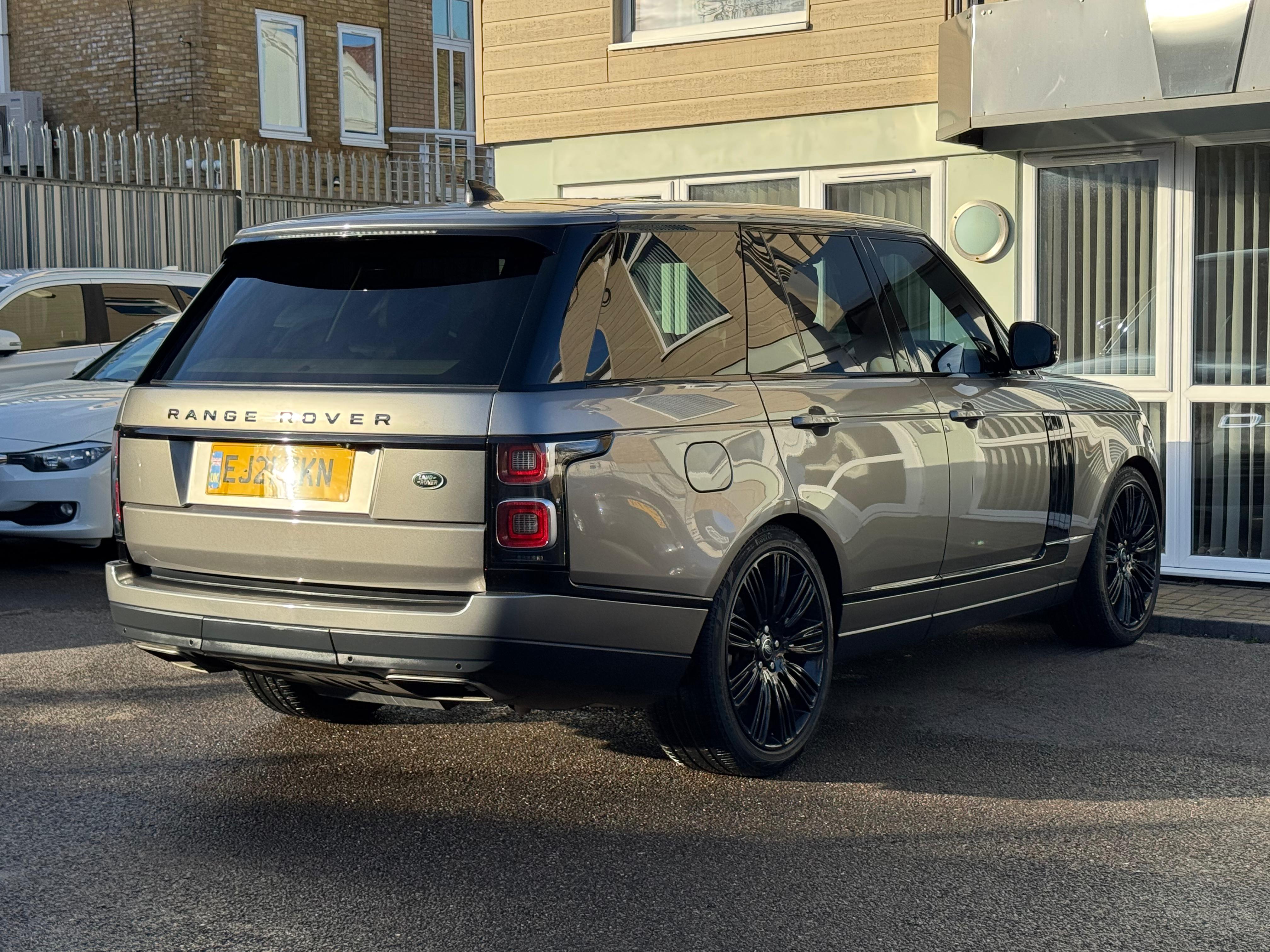 Range Rover Executive Drive – Chauffeuring Service
